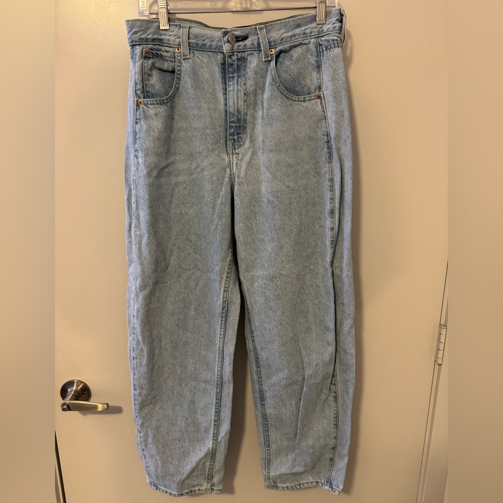 Urban Outfitters Light Blue High-Rise Carrot Jeans